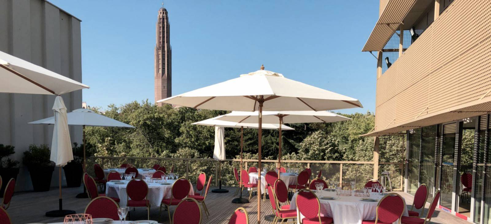 Location de parasols pour évènement professionnel en région parisienne