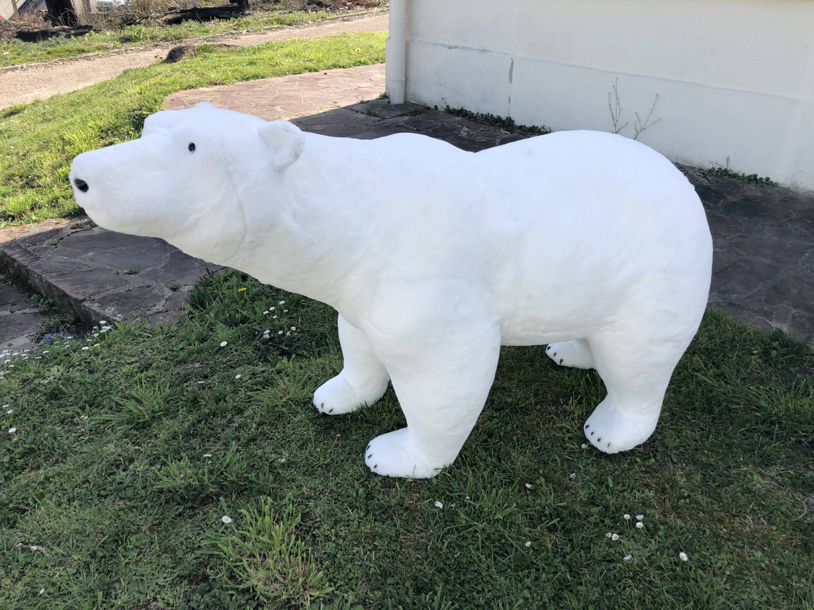 ours polaire artificiel en location à Paris