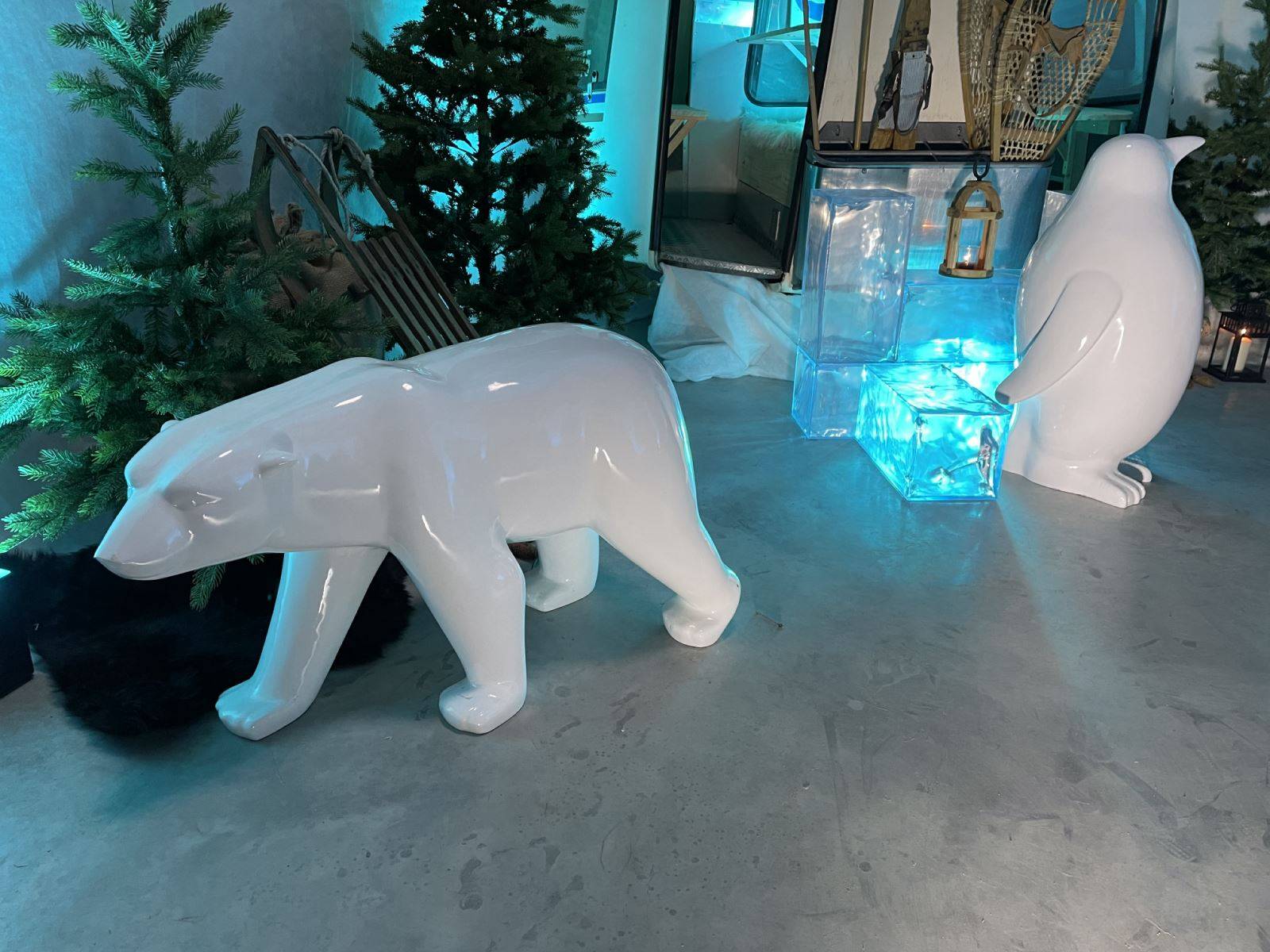 Location ours polaire pour décoration de Noel à Paris