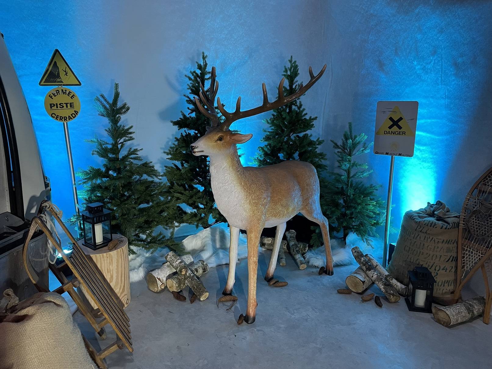 Renne artificiel de décoration pour événement sur le thème de Noel en région parisienne