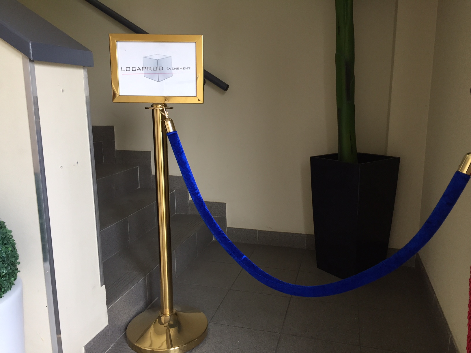 Location de corde bleue pour poteaux en Ile de France
