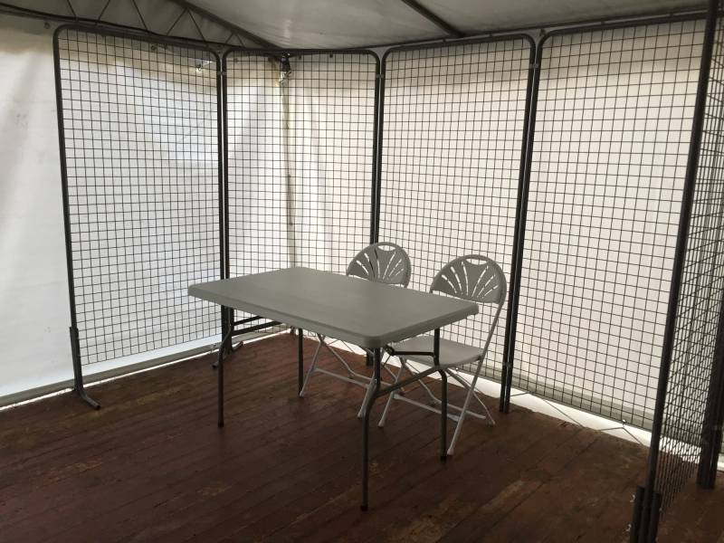 Grilles d'affichage modulables en location à Paris