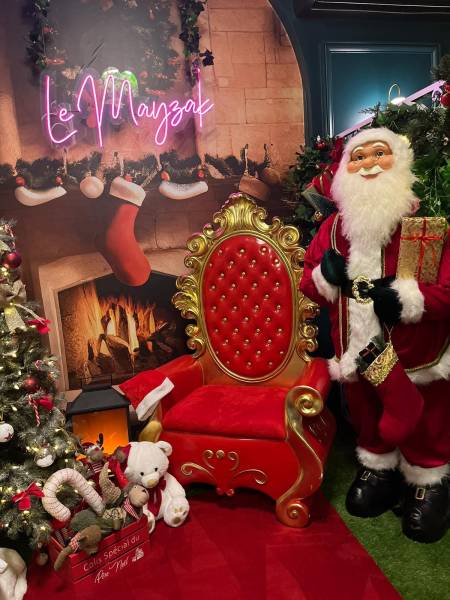 Père noël et trône o la location à paris 75   