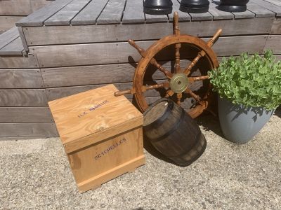 Barre de commande de bateau  en bois pour décoration à Paris 75