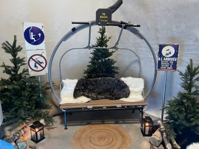 Louer un télésiège banc vintage pour décorer un évènement privé à Paris